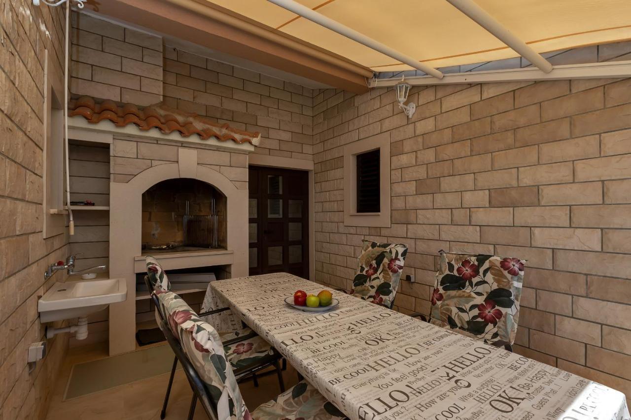 Guest House Lazeta Duće Εξωτερικό φωτογραφία