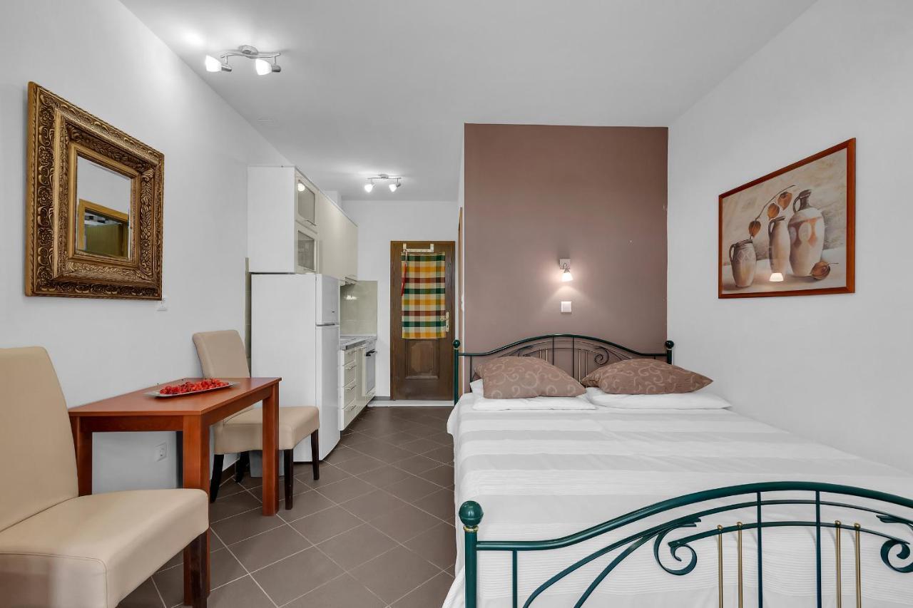 Guest House Lazeta Duće Εξωτερικό φωτογραφία